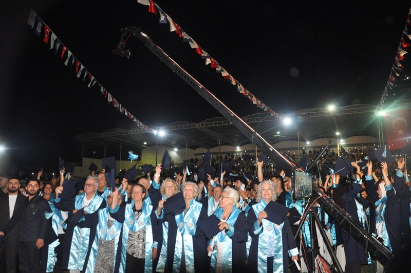 TAZELENMEDE MEZUNİYET COŞKUYLA KUTLANDI