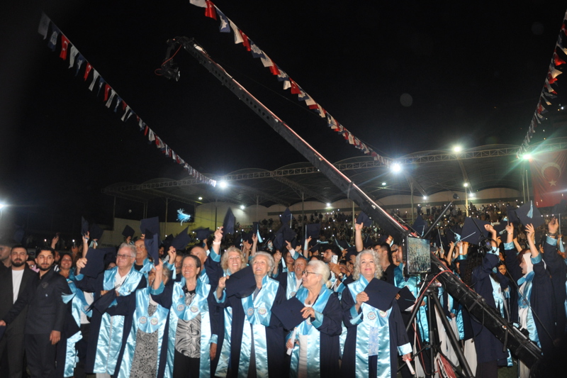 TAZELENMEDE MEZUNİYET COŞKUYLA KUTLANDI