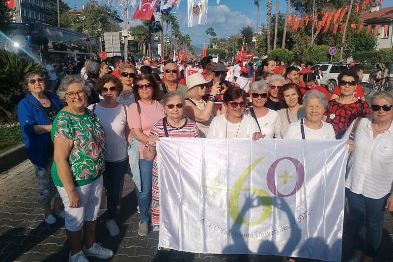 TAZELENME ÖĞRENCİLERİ ALANYA KÜLTÜR, SANAT VE TURİZM FESTİVAL YÜRÜYÜŞÜNDE 