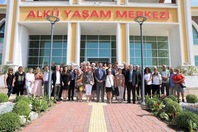 60+ TAZELENME ÜNİVERSİTESİNDE İLK DERS HEYECANI